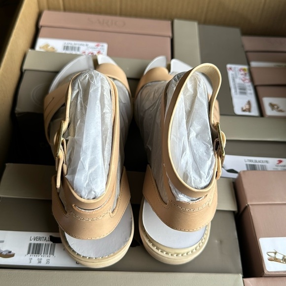 FRANCO SARTO Greene Ankle Strap Sandals - Picture 7 of 8